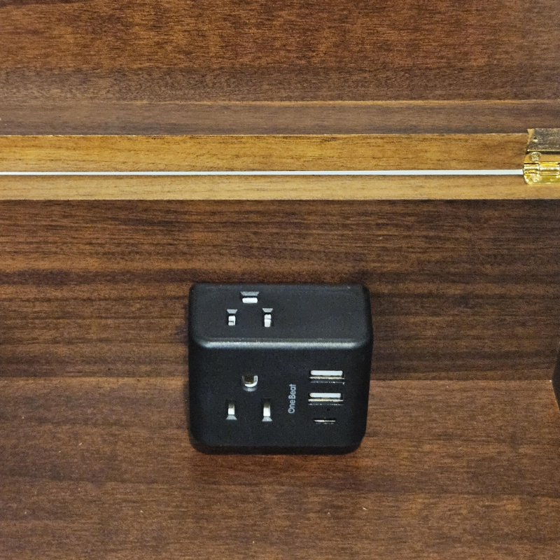 Lockable Charging Station